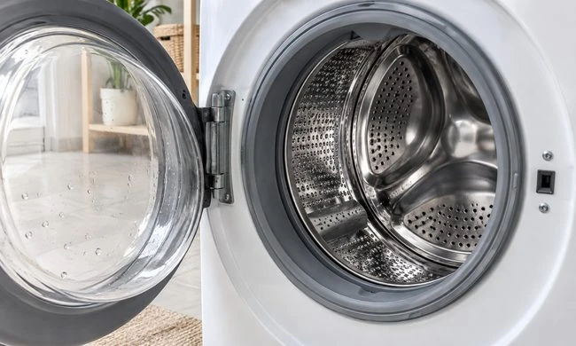 Máy giặt mới còn nước bên trong có phải hàng đã qua sử dụng không?