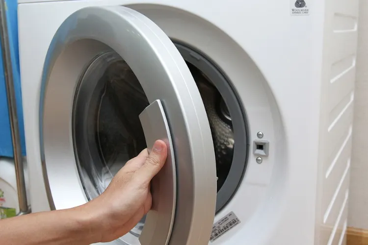 Cách mở khóa máy giặt Electrolux cửa trước