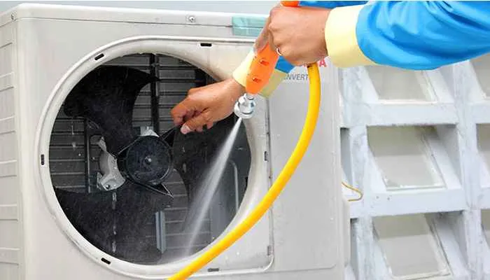 Vệ sinh và bảo dưỡng định kỳ