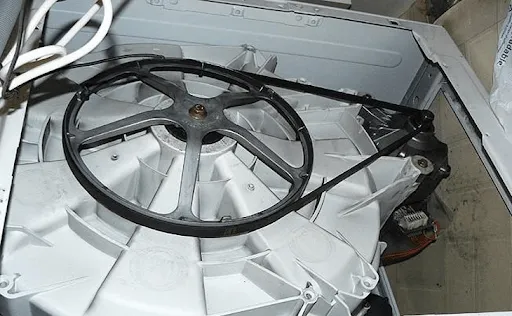 Dây curoa bị đứt hoặc tuột