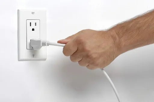 Dây nguồn bị hỏng hoặc lỏng