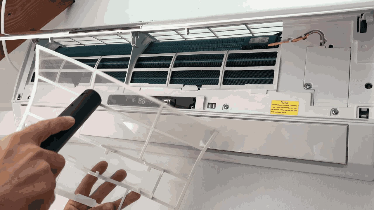 Nguyên nhân và cách khắc phục điều hòa Panasonic bị chảy nước