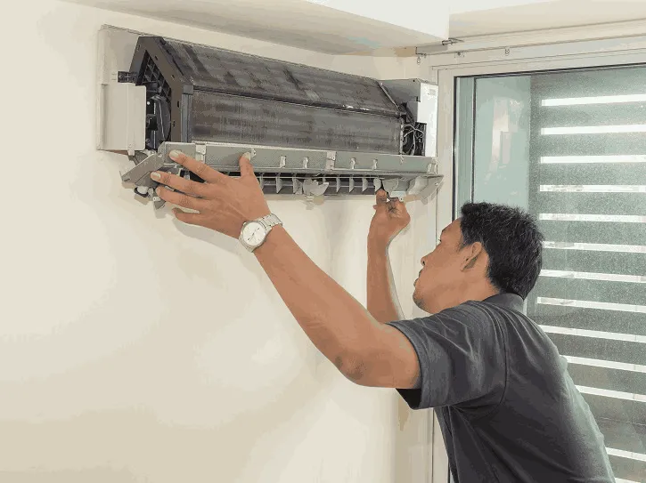 Điều hòa Panasonic bị nứt vỡ máng thoát nước 